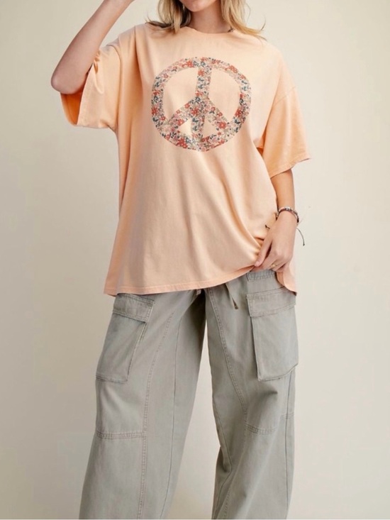 Easel Los Angeles Tops - NWTS Easel Floral Peace sign ☮️ Graphic Tee